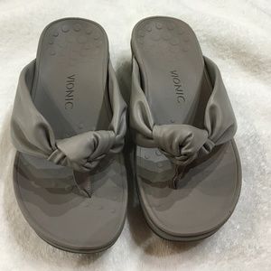 VIONIC  sandals grey 7
